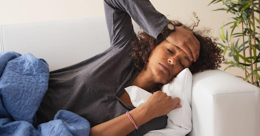 symptoms associated with right-side chest pain