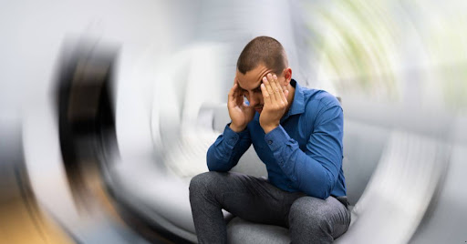 Stroke Symptoms in Men: Early Signs, Headache & Care