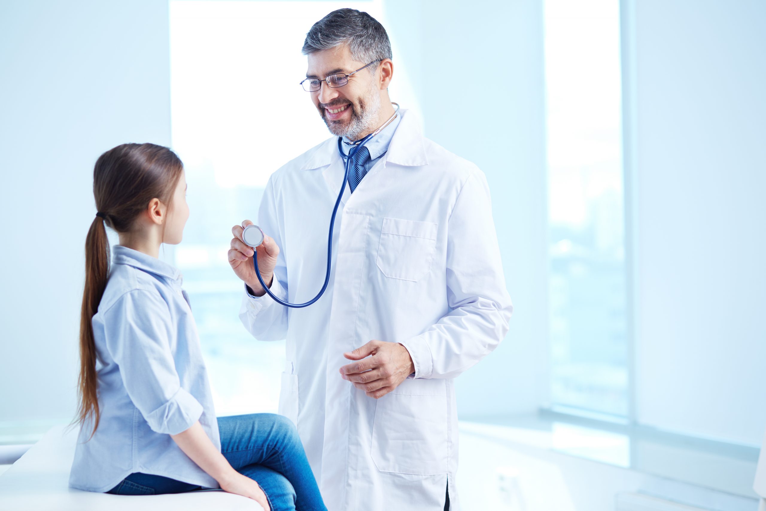 Why you should choose a pediatrician over a family doctor for your child
